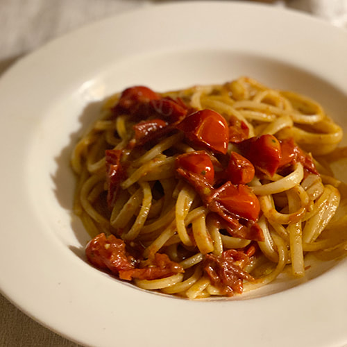 ハラペーニョソース　レッド　アンチョビとニンニクのトマトソースパスタ