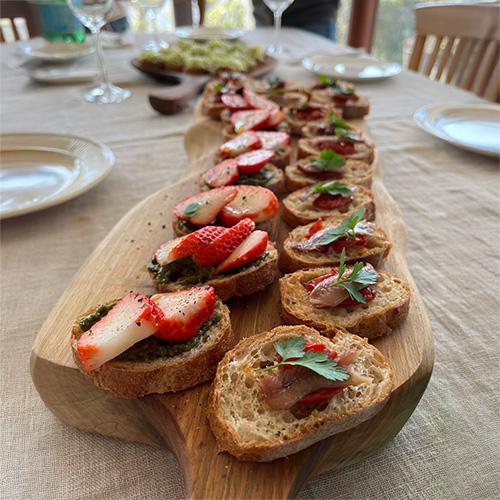 コルテガーニャ　いちごのブルスケッタ